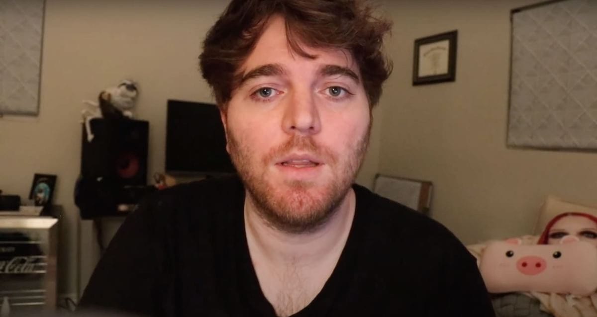 shane dawson standing in black shirt